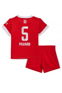 Fotbalové Dres Bayern Munich Benjamin Pavard #5 Dětské Domácí Oblečení 2022-23 Krátký Rukáv (+ trenýrky)
